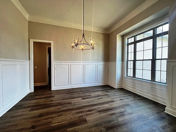 4th image of 1020 Sinatra Dr Lot 19