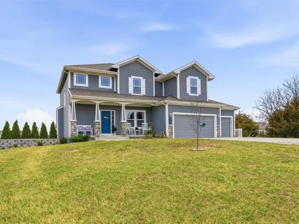 25523 Primrose Ln, Lawrence, KS 66044