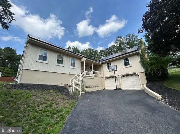 10 Silver Hill Ln, Voorhees, NJ 08043
