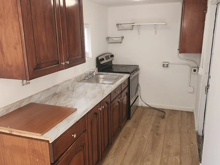 1937 McKinley St #4 — Photo 5