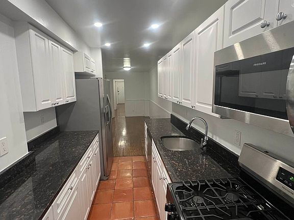 5th image of 23 Washington Sq N #1F