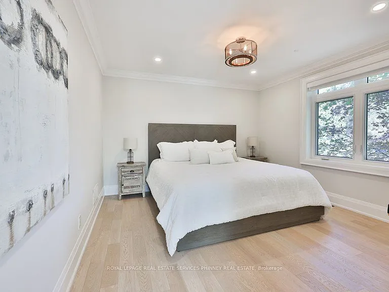 1638 Ruscombe Close — Photo 25