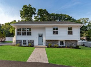13 Cedarwood Rd, Gloucester, MA 01930