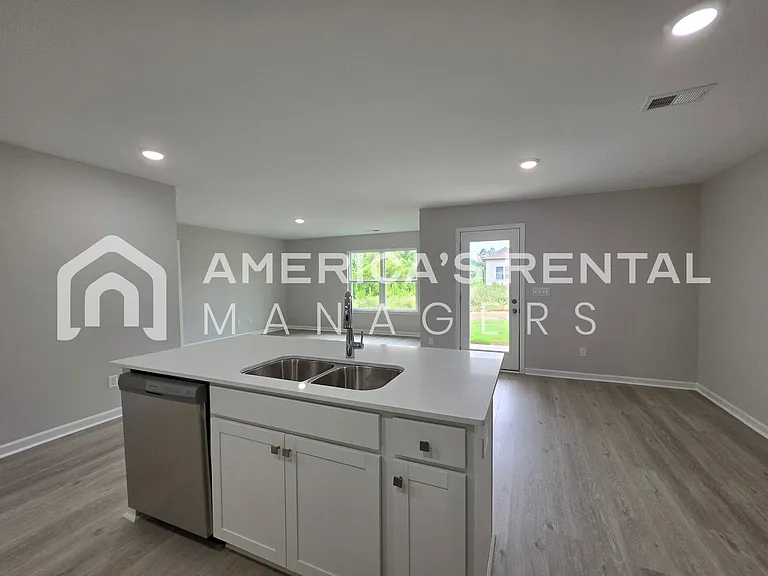 10304 Squires Way — Photo 27