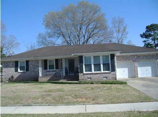 2413 Vistavia Rd, North Charleston, SC 29406