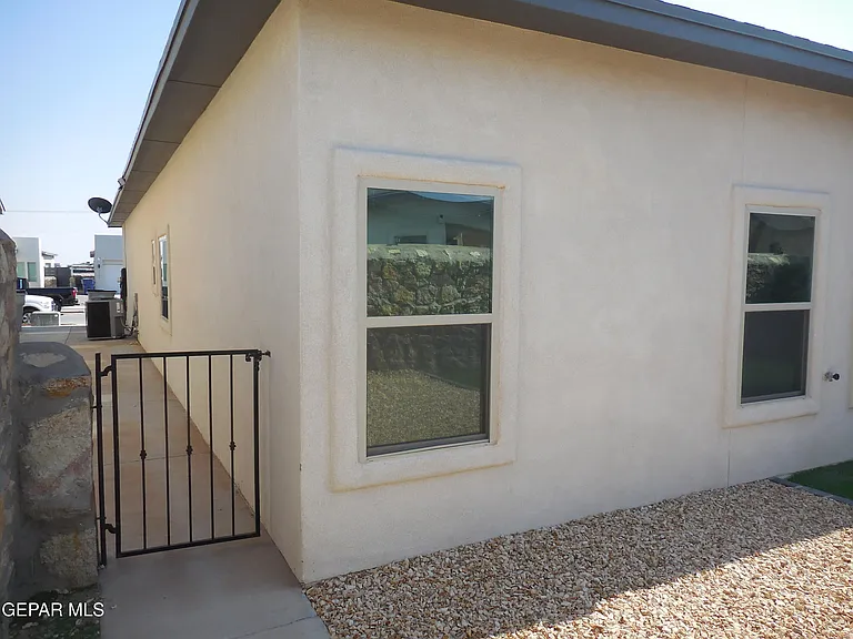 7405 Norte Portugal Ln — Photo 35