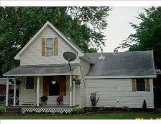 1st image of 305 NW 4th St