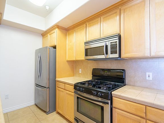 3rd image of 3328 Oakhurst Ave APT 207