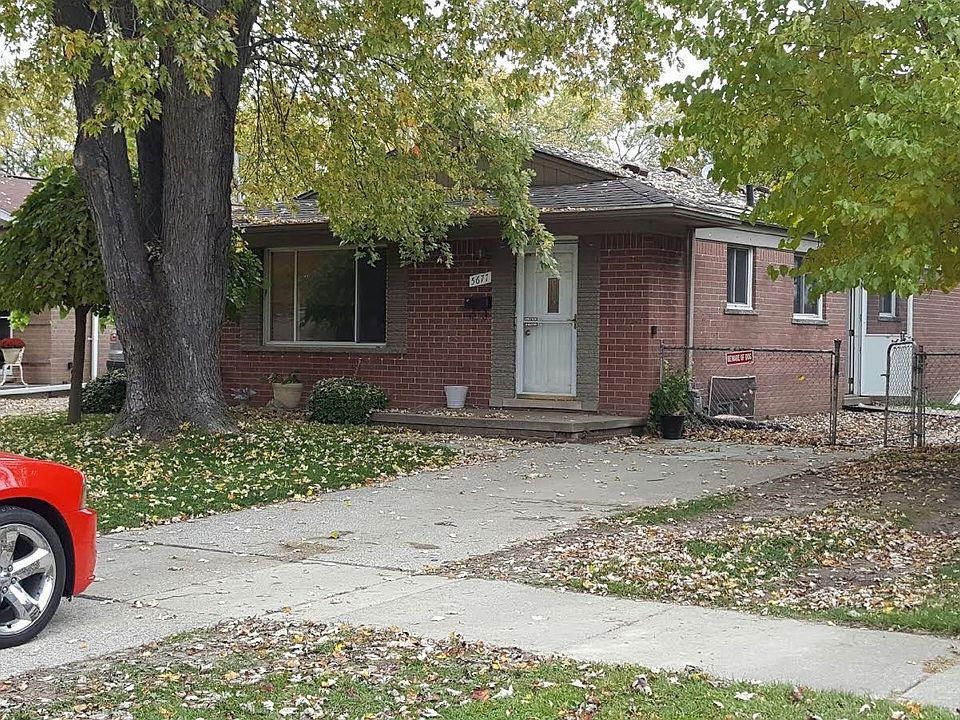 2nd image of 5677 Roosevelt Blvd