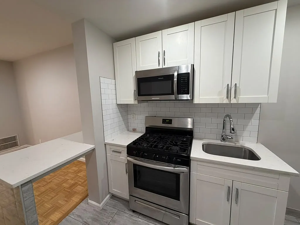 2 bed, $2,400 — Photo 1