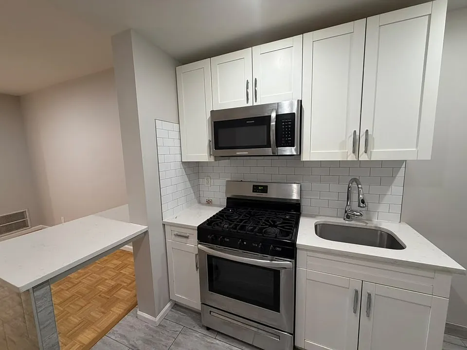 420 Saint Pauls Ave #2L