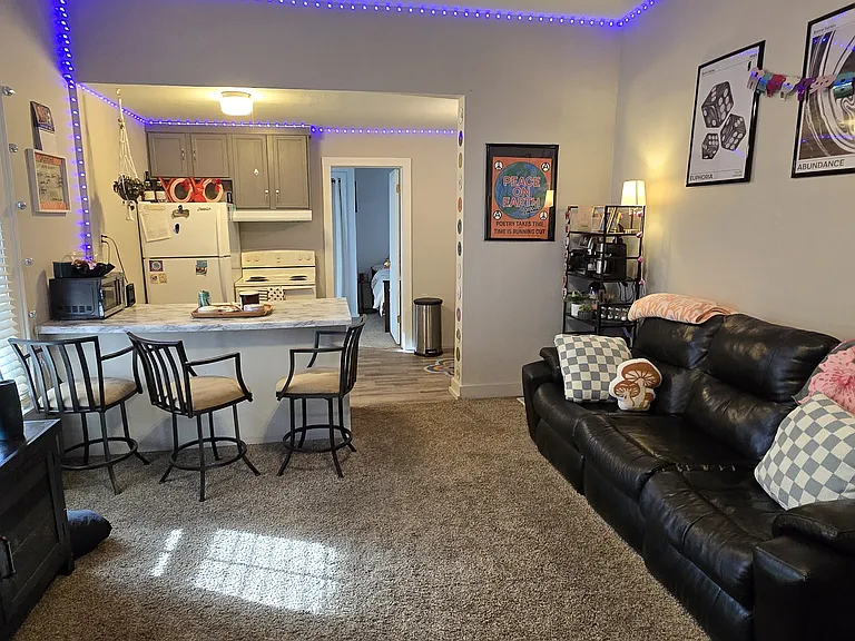 906 Oxford Ave #1 — Photo 6