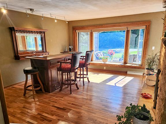 3rd image of 4802 Woodland Dr