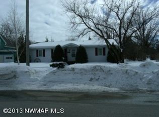 902 Center St E, Roseau, MN 56751