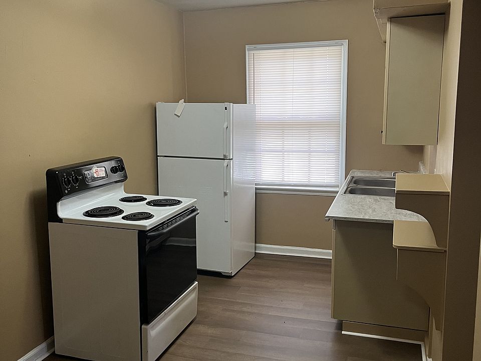1st image of 2662-2678 N Main St #202
