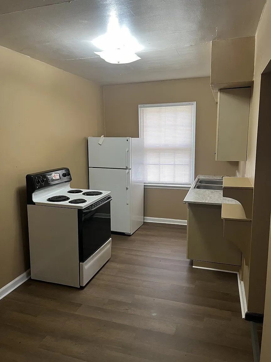 2662-2678 N Main St #202 photo 1