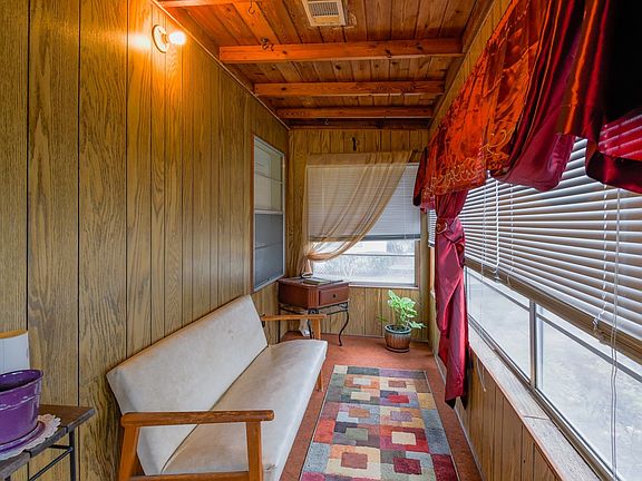 5th image of 311 Conyers St