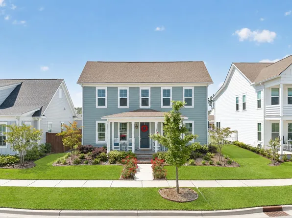 691 Blueway Ave, Summerville, SC 29486