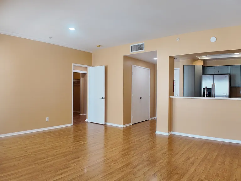 655 Columbia St #313 — Photo 7
