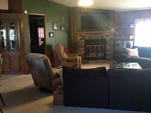 4th image of 45 Emerald Cir