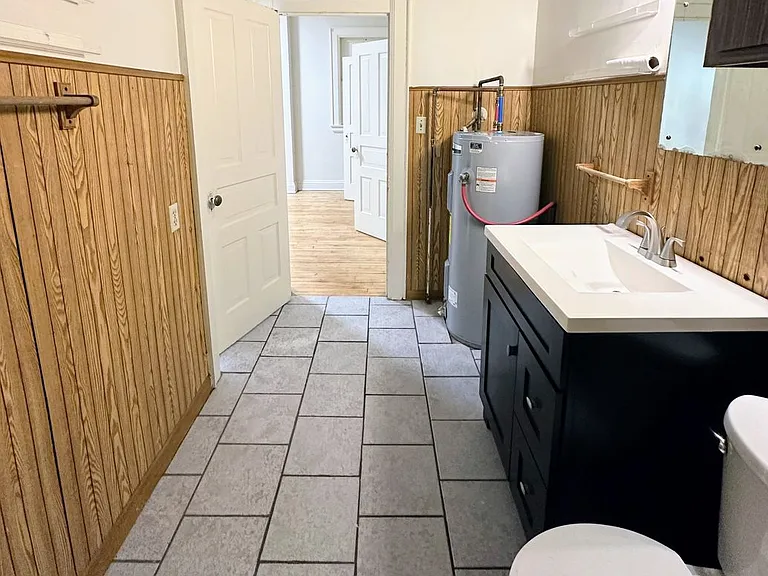 815 Jay St — Photo 9