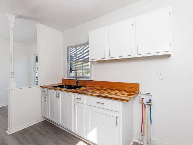1830 Exeter Ave — Photo 18