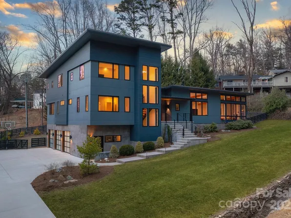 22 Innsbrook Rd, Asheville, NC 28804