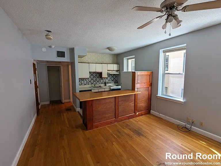 1415 Commonwealth Ave #302 — Photo 2