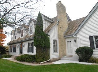 N8W29821 Saint James Way, Waukesha, WI 53188