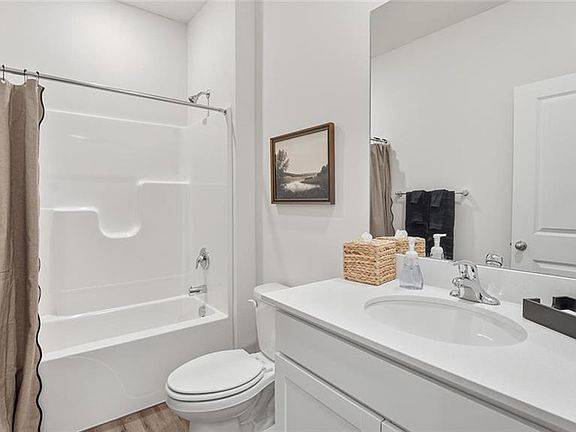 3rd image of 626 Solstice Cir