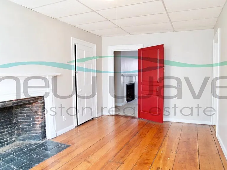 147 Charles St #2 — Photo 3