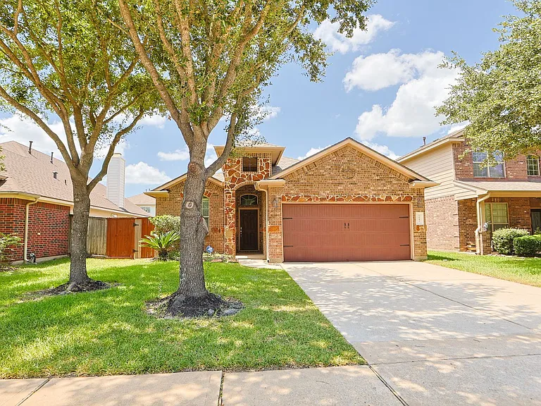 7042 Windy Run Ct — Photo 1