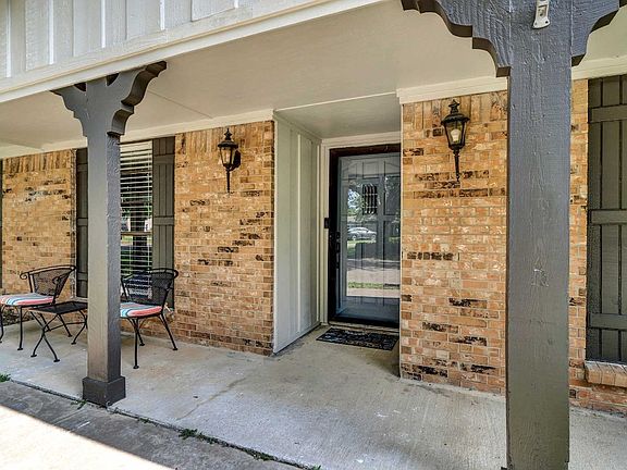 4th image of 205 Southridge St