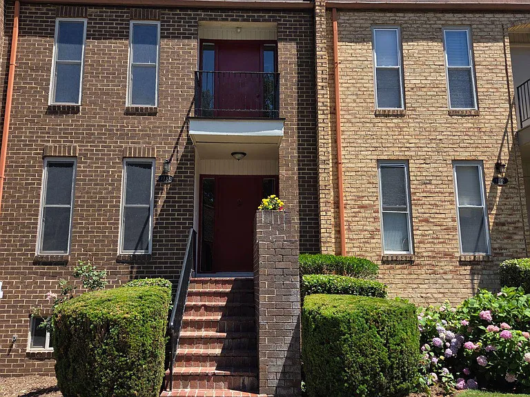 1733 Cy Ct — Photo 2