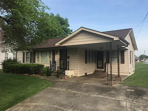 824 Oakdale Rd Photo 1