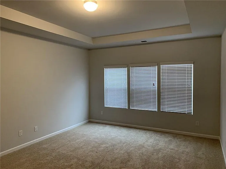 430 Broadmoor Dr — Photo 8