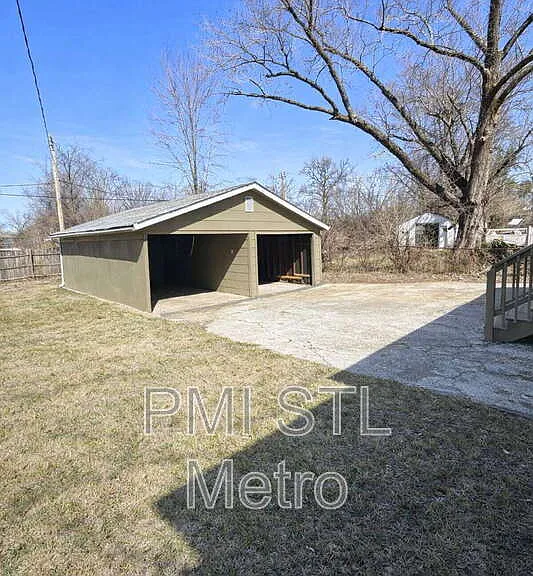 10613 Spring Garden Dr — Photo 9