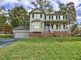 90 Frock Dr, Hanover, PA 17331