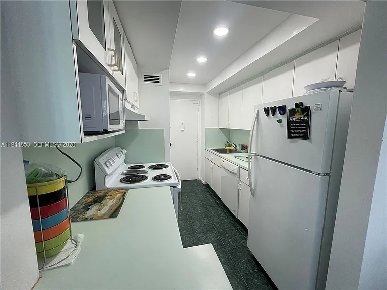 3505 S Ocean Dr #1419 — Photo 2