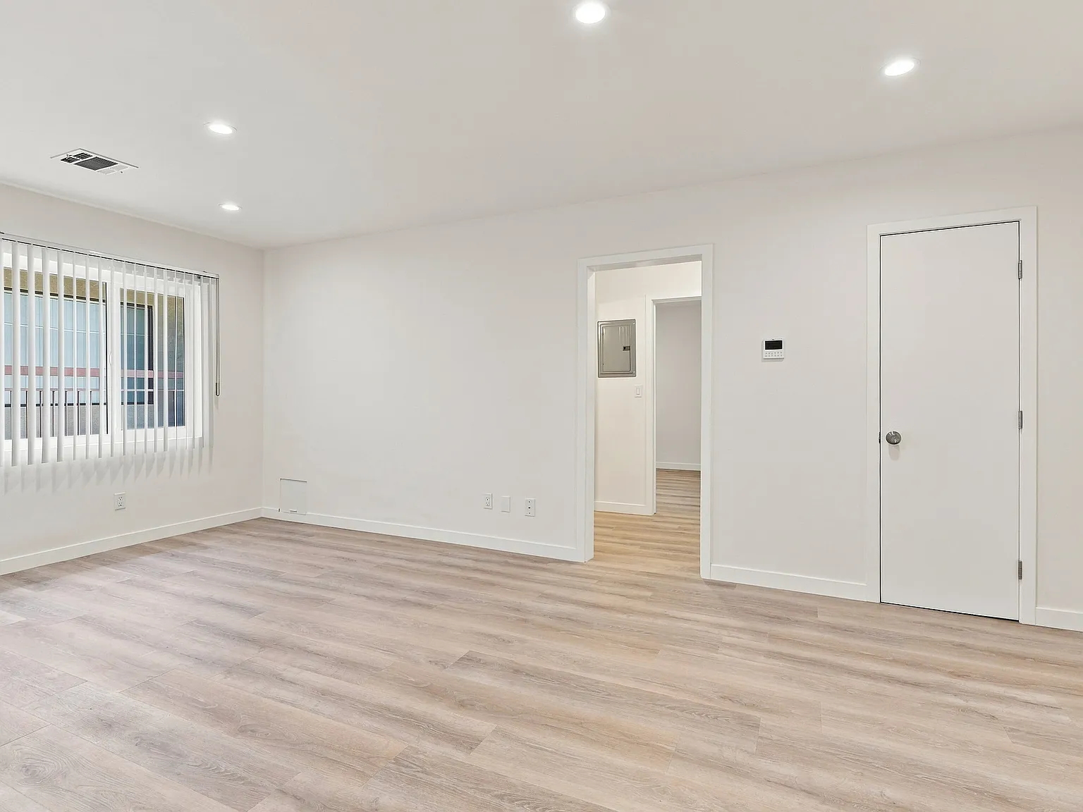 1 bed, 690 sqft, $2,250 — Photo 4