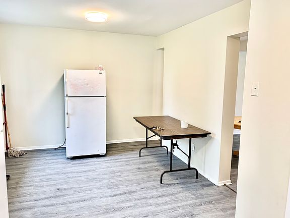 3rd image of 34 Woodstone Cres