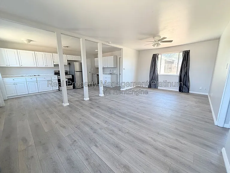 2728 E Gettysburg Ave — Photo 3