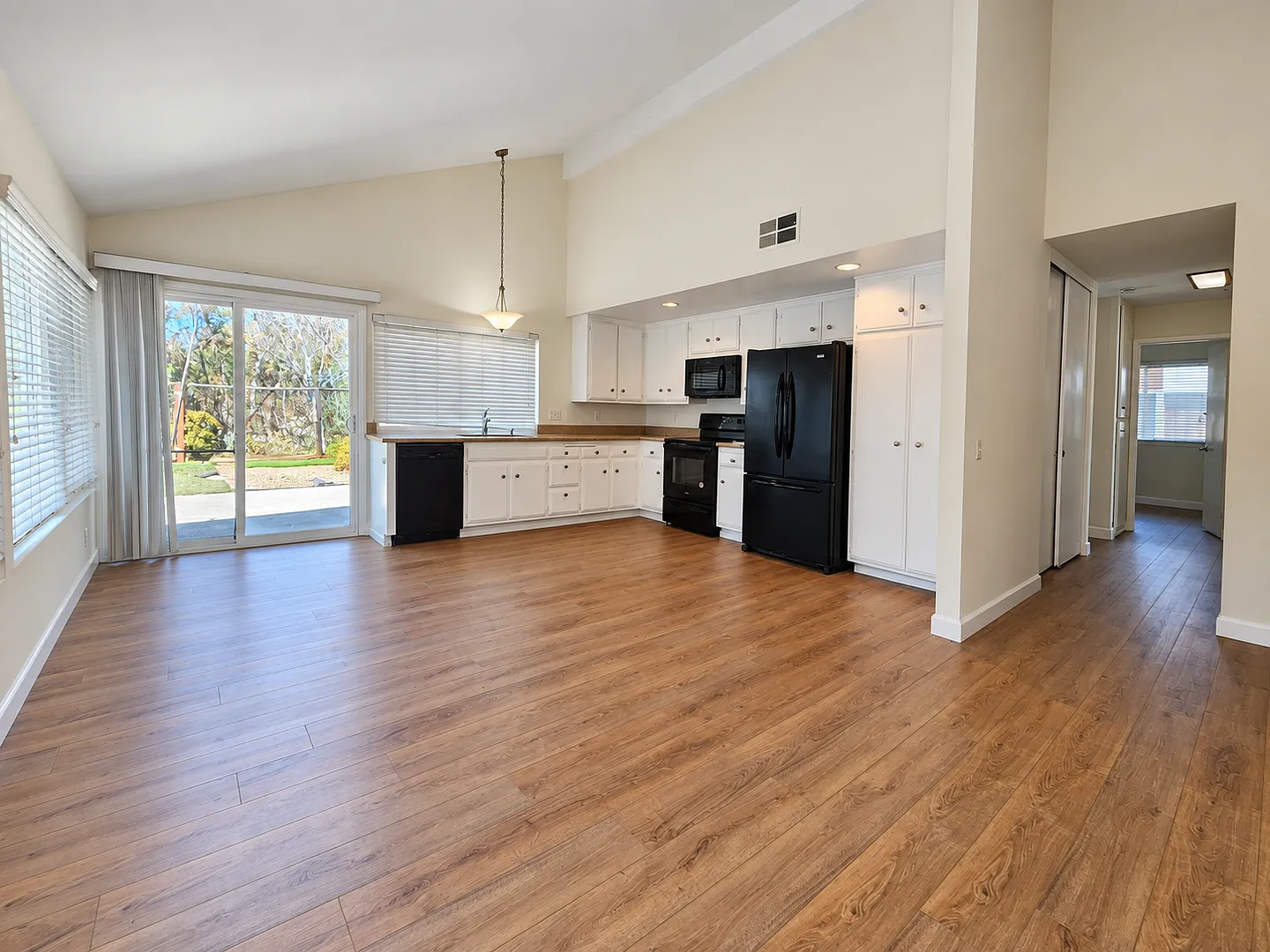 3 Bedroom Single Story House in Scripps Ranch — Photo 1