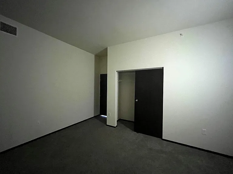 Galaxie High Rise Apartments — Photo 110