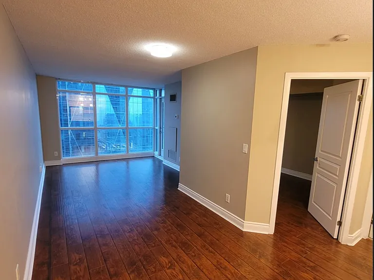18 Yonge St #2714 — Photo 10