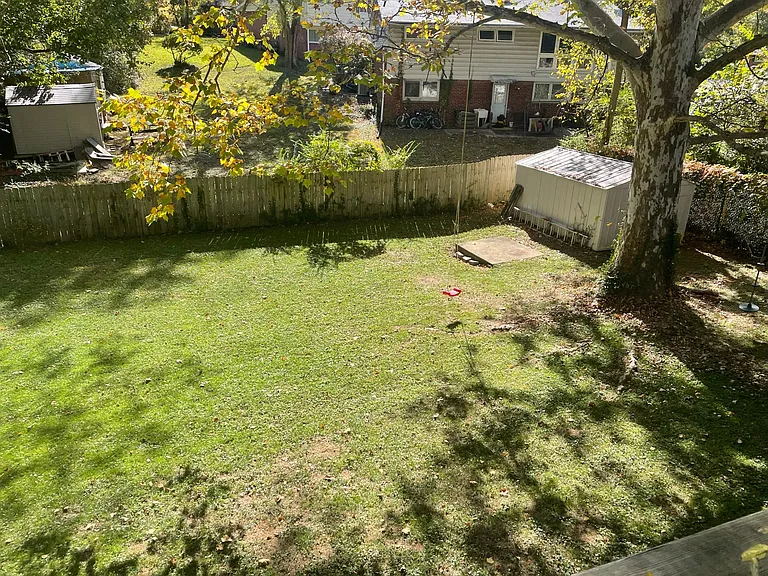 4431 Roundhill Rd — Photo 8