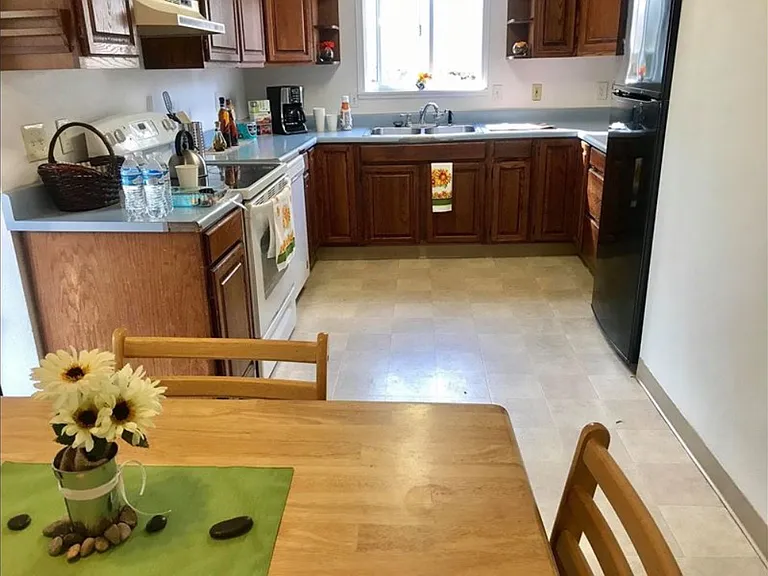 1308 Howard Dr SE — Photo 4