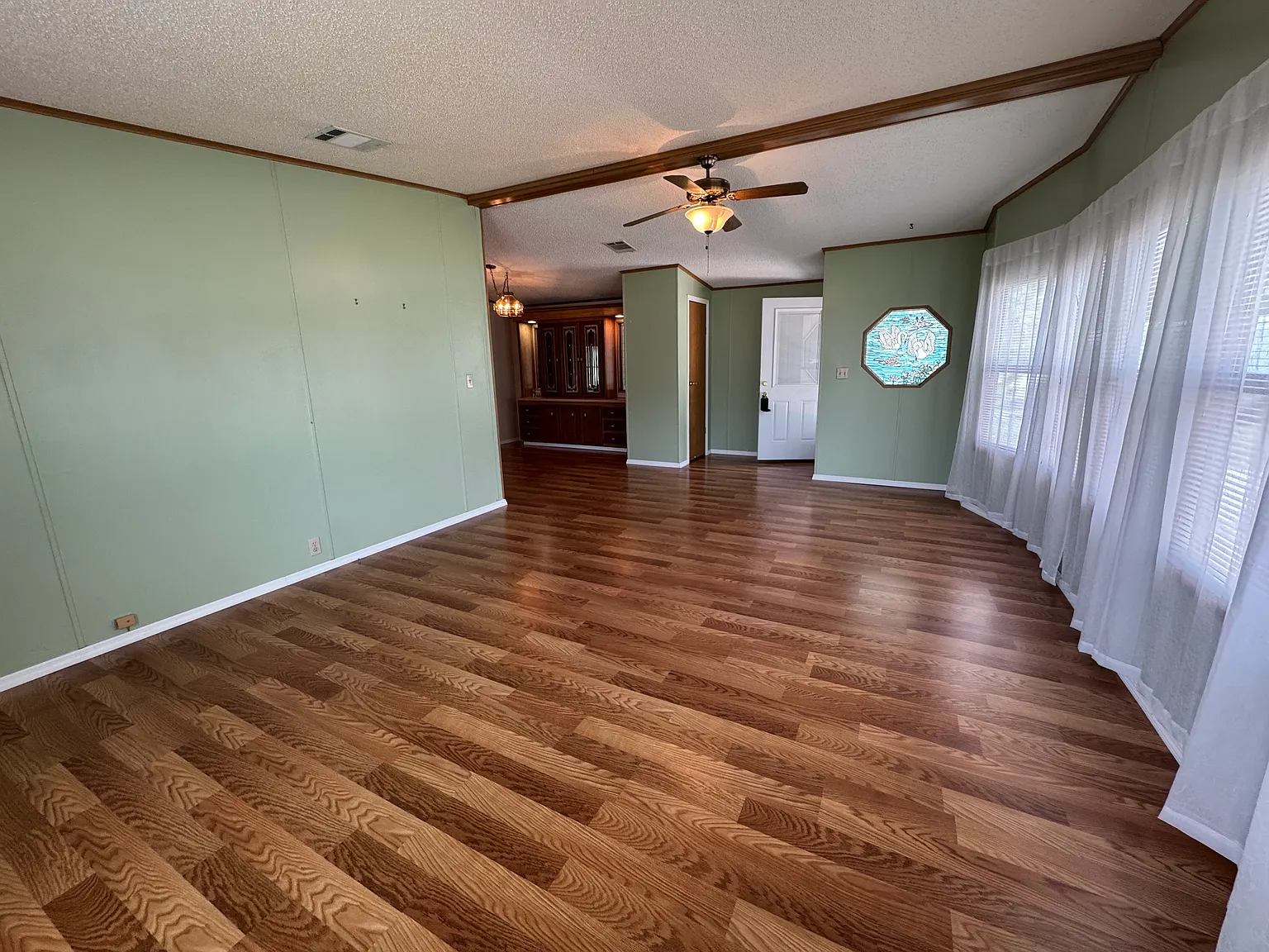 Beautiful 2 Bd 2 Ba Home in 55+ community — Photo 2