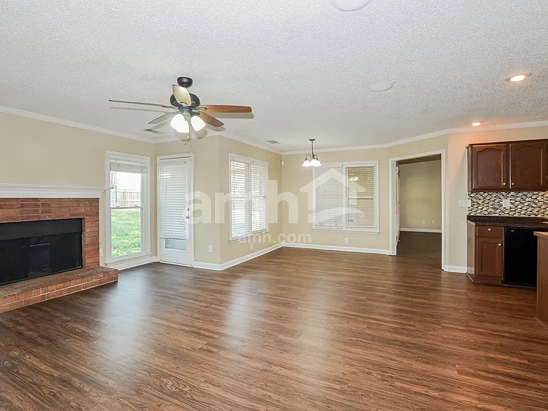 1926 Bohemia Dr — Photo 8