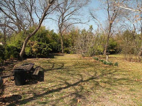 4th image of 8838 Georgian Dr